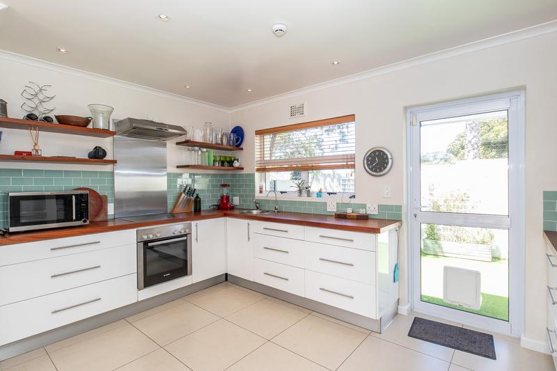 3 Bedroom Property for Sale in Constantia Western Cape